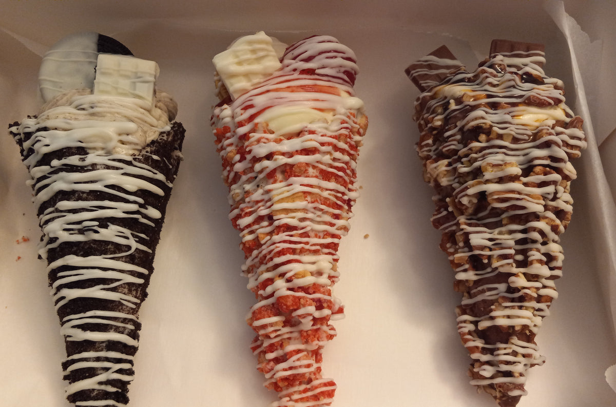 Stuffed Cheesecake Cones